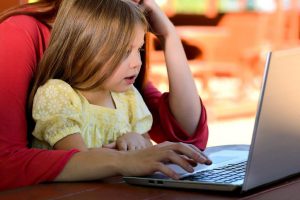 مميزات التعليم الإلكتروني - تحقيق هدف التربية